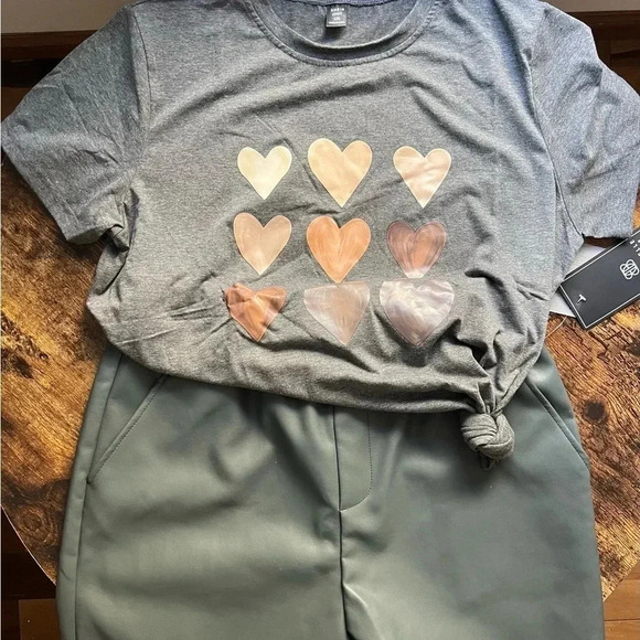 BUNDLE: (1) Bagatelle pleather shorts, (1) Shein tee, (1) wood heart earrings - Picture 11 of 16